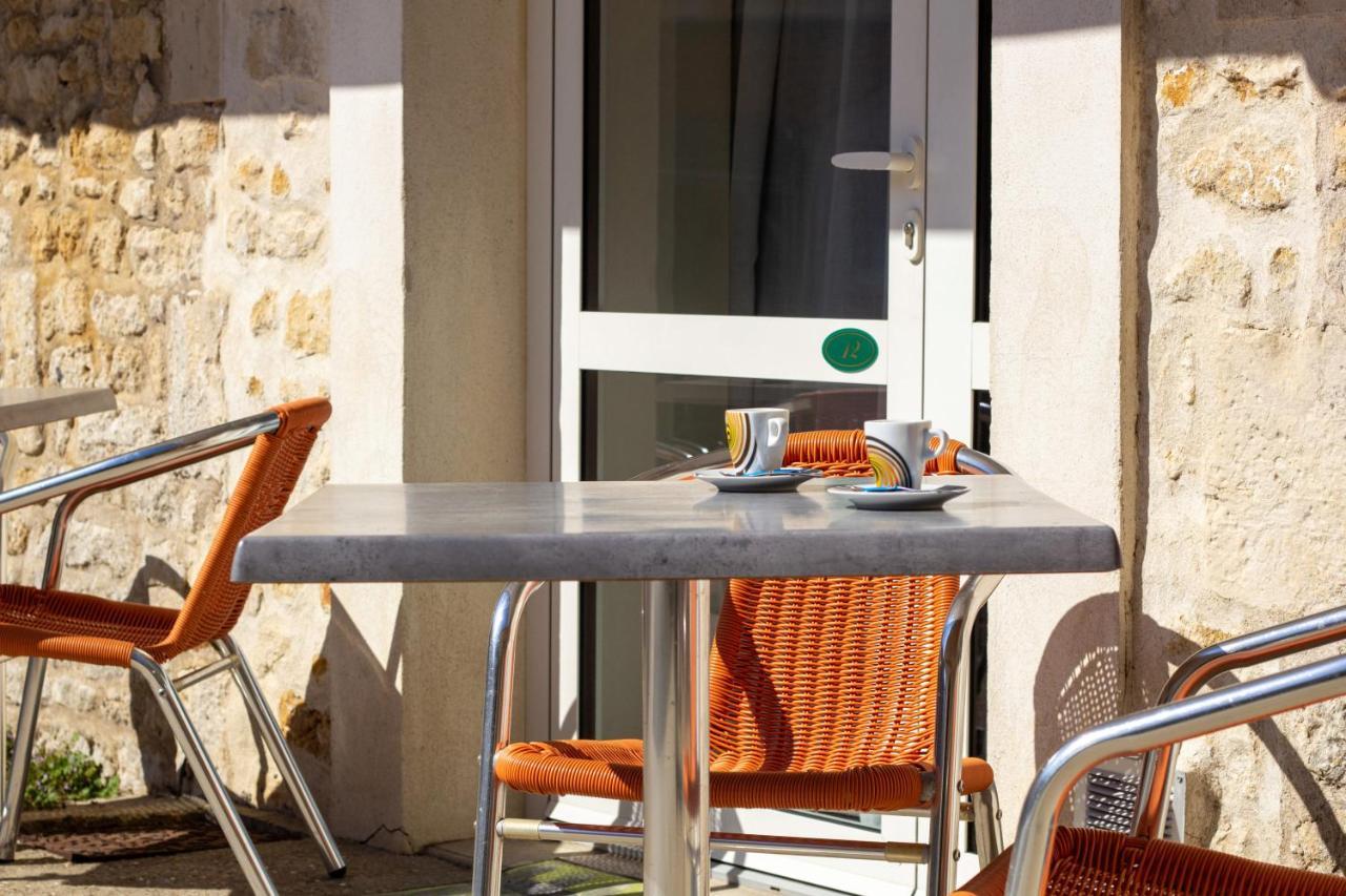 Cit'Hotel Le Commerce Saujon Exterior photo