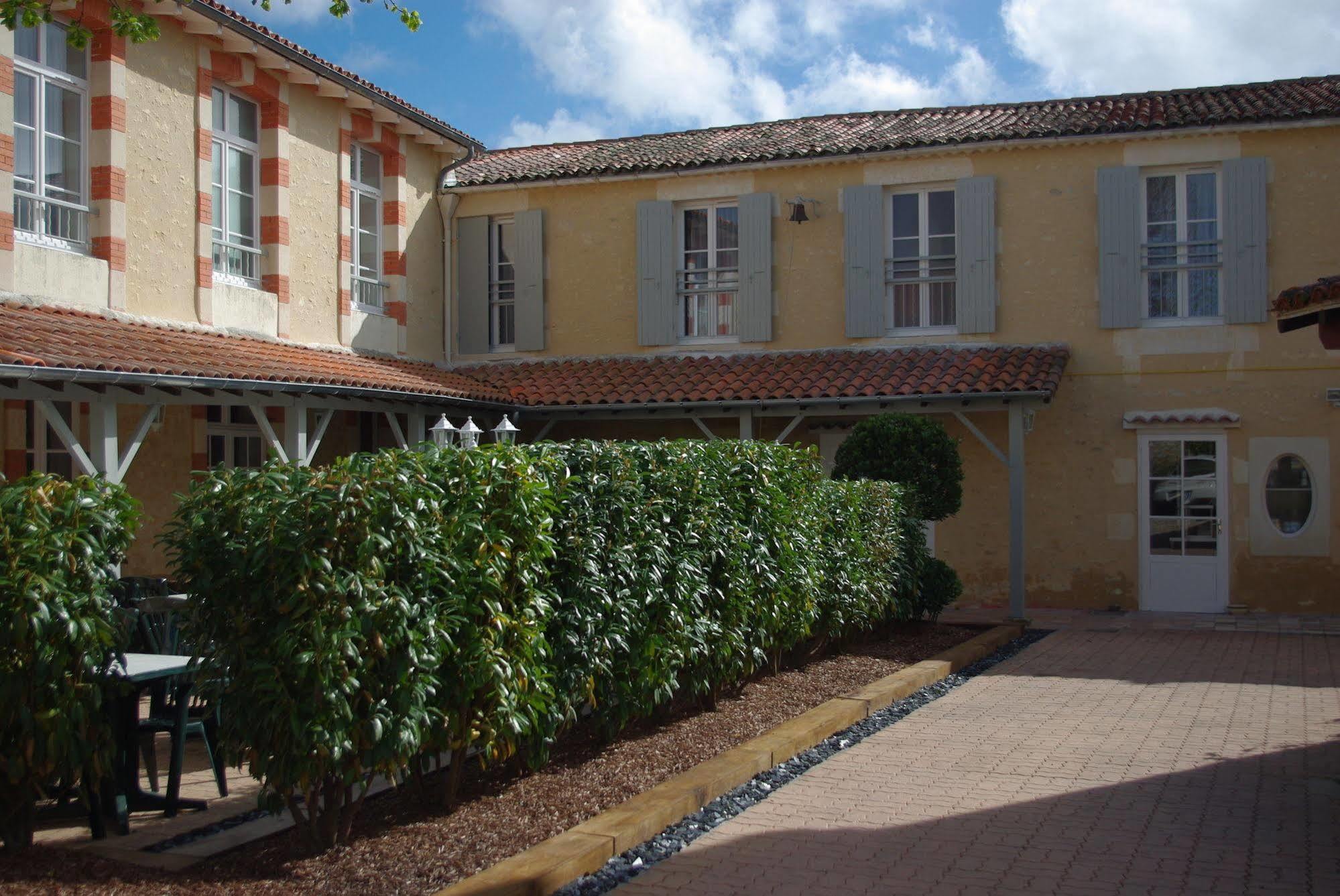 Cit'Hotel Le Commerce Saujon Exterior photo